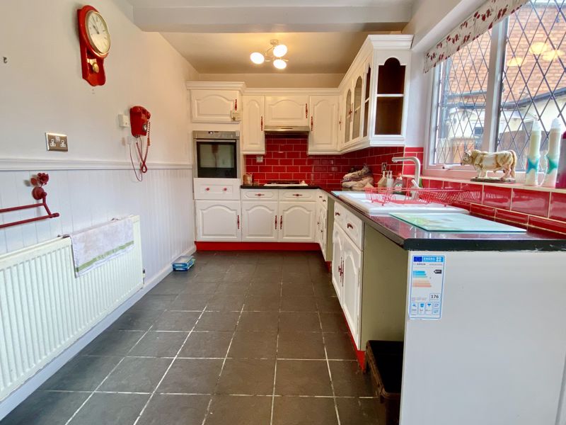 Kitchen- click for photo gallery